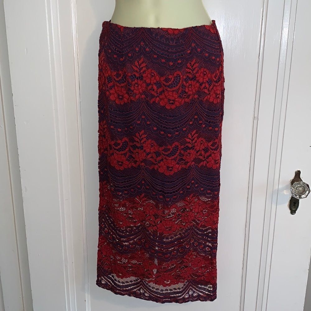 NWT Romeo/Juliet wine & blue lace pencil skirt